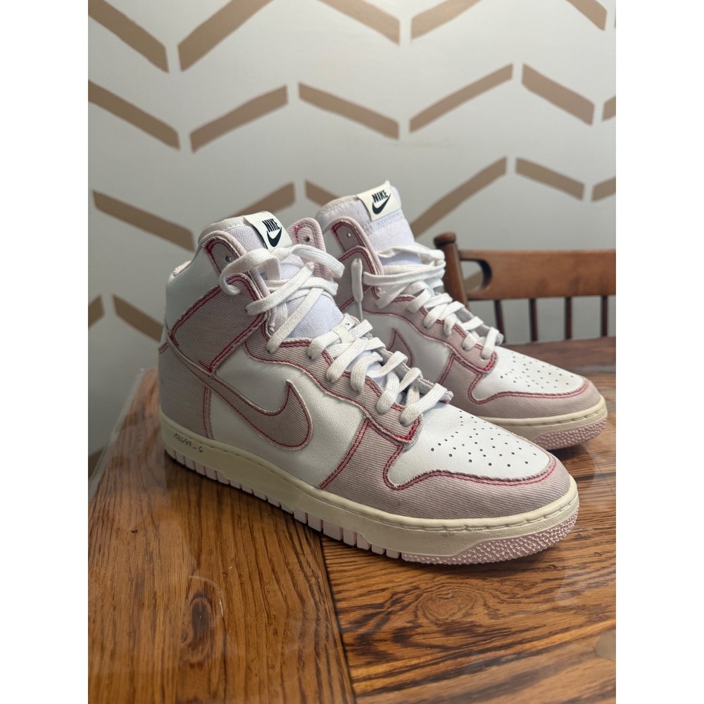 Nike Dunk High‎ 1985 Mens Size 9 White Pink Sample DQ8799-100 Contrast Stitch